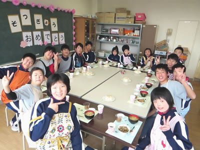 http://www.fukuiminami-sh.ed.jp/news/images/20150306sotugyou05.jpg