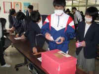 生徒会執行委員を選出する選挙が行われました02